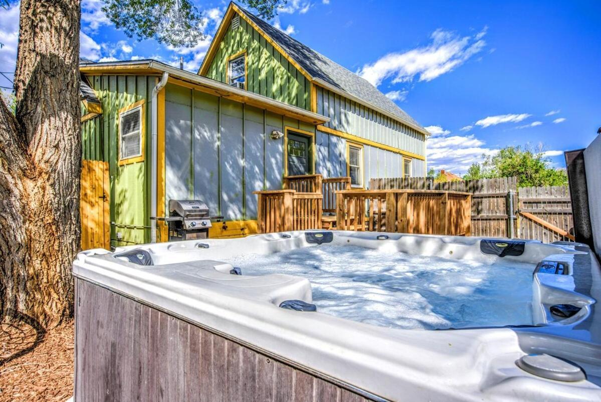 The Vibrant Victorian Hot Tub & Fire Pit In Occ Villa Колорадо Спрингс Екстериор снимка